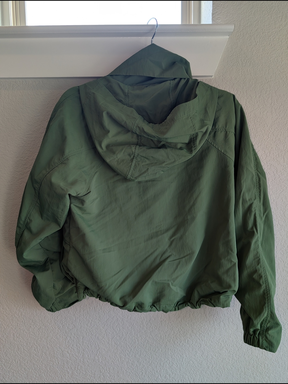 lululemon athletica- Always Effortless -Olive Green Hooded Jacket - Picture 4 of 4